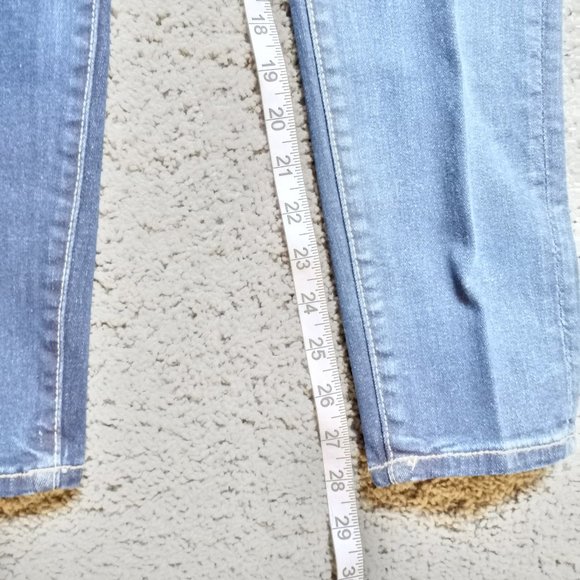 American Eagle EUC "Real Good" Dark Denim Jeans Size 8R-Item #420 - Picture 2 of 7